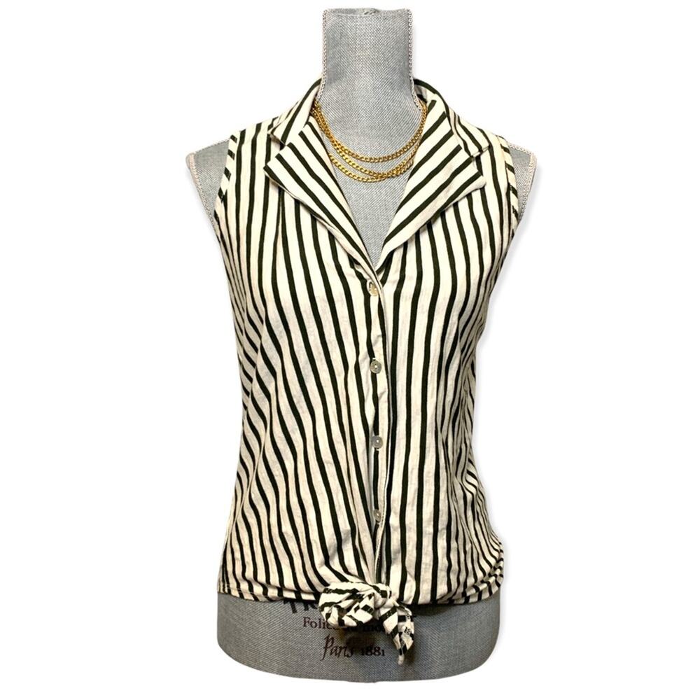Kim & Cami Green and White Stiped Collar Button Up Tank Small